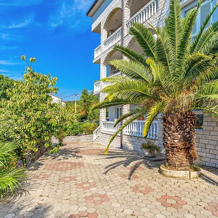 4 Bedroom In Appartement Rijeka