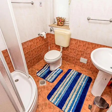 4 Bedroom In *