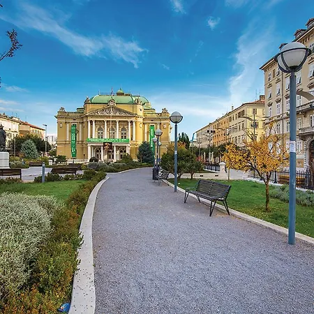 Apartment 4 Bedroom In Rijeka